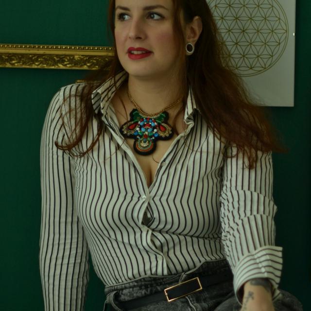 Fotografka: Veronika Růžičková Model: Já Šperk: Colorful Trash (prodáno) Lokace: Mé tetovací studio Praha