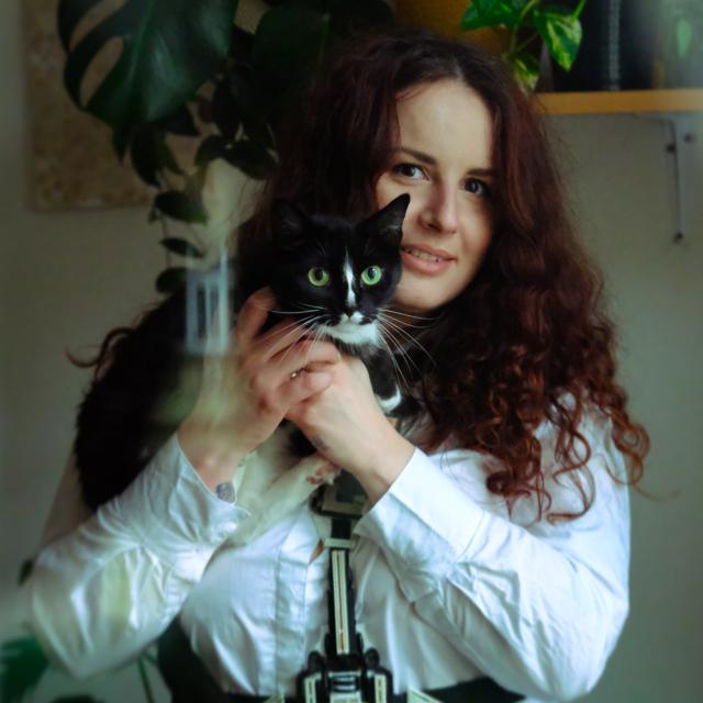 Fotografka: Eliška Kubaníková Model: Já a Lilith Lokace: doma 