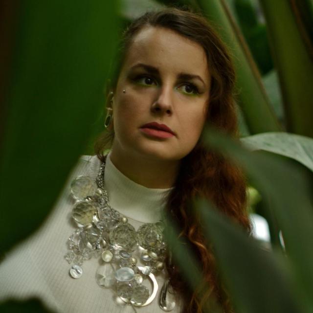 Fotografka: Veronika Růžičková Model: Já Lokace: Botanická zahrada Albertov